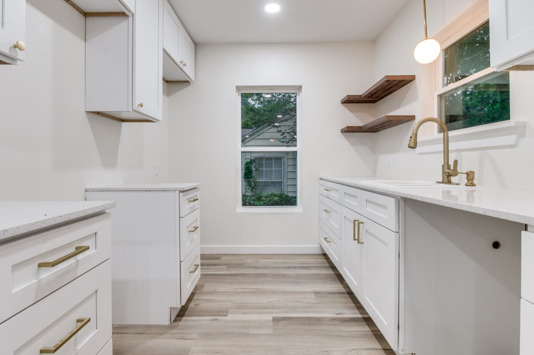 6808 Wofford Avenue Dallas TX 75227