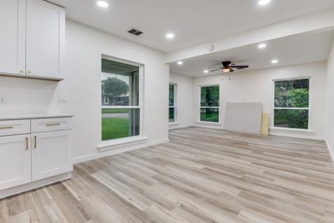 6808 Wofford Avenue Dallas TX 75227