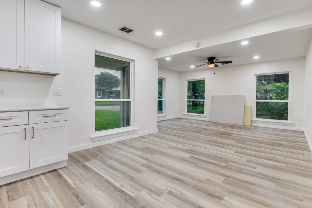 6808 Wofford Avenue Dallas TX 75227