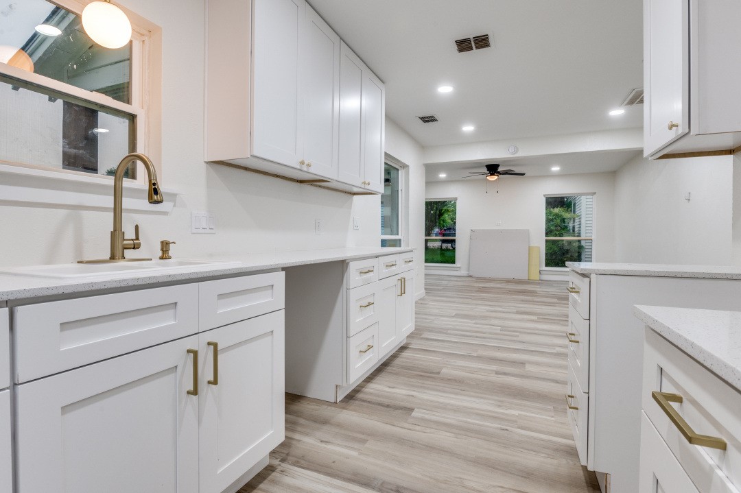 6808 Wofford Avenue Dallas TX 75227