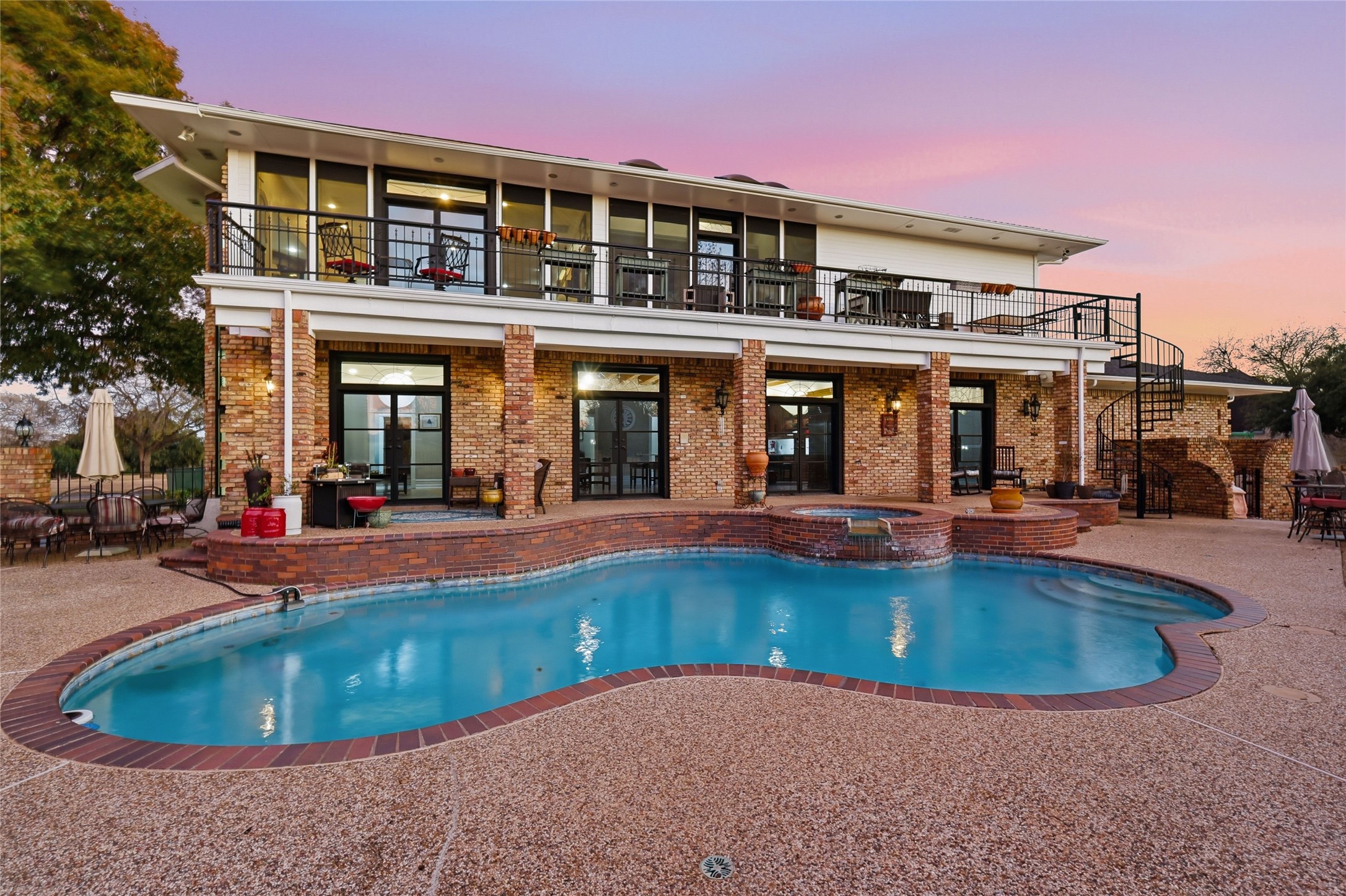 901 Ironwood Drive Desoto TX 75115