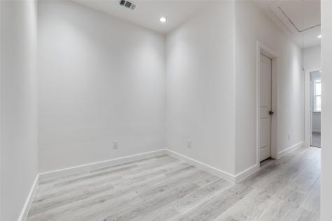 2418 Merlin Street Dallas TX 75215