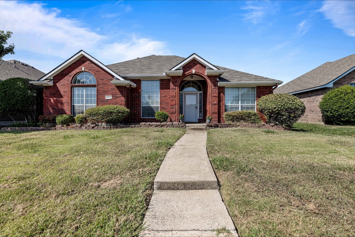 1922 Woodglen Drive Mesquite TX 75149