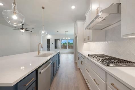 2085 Emerald Grove Drive Arlington TX 76005