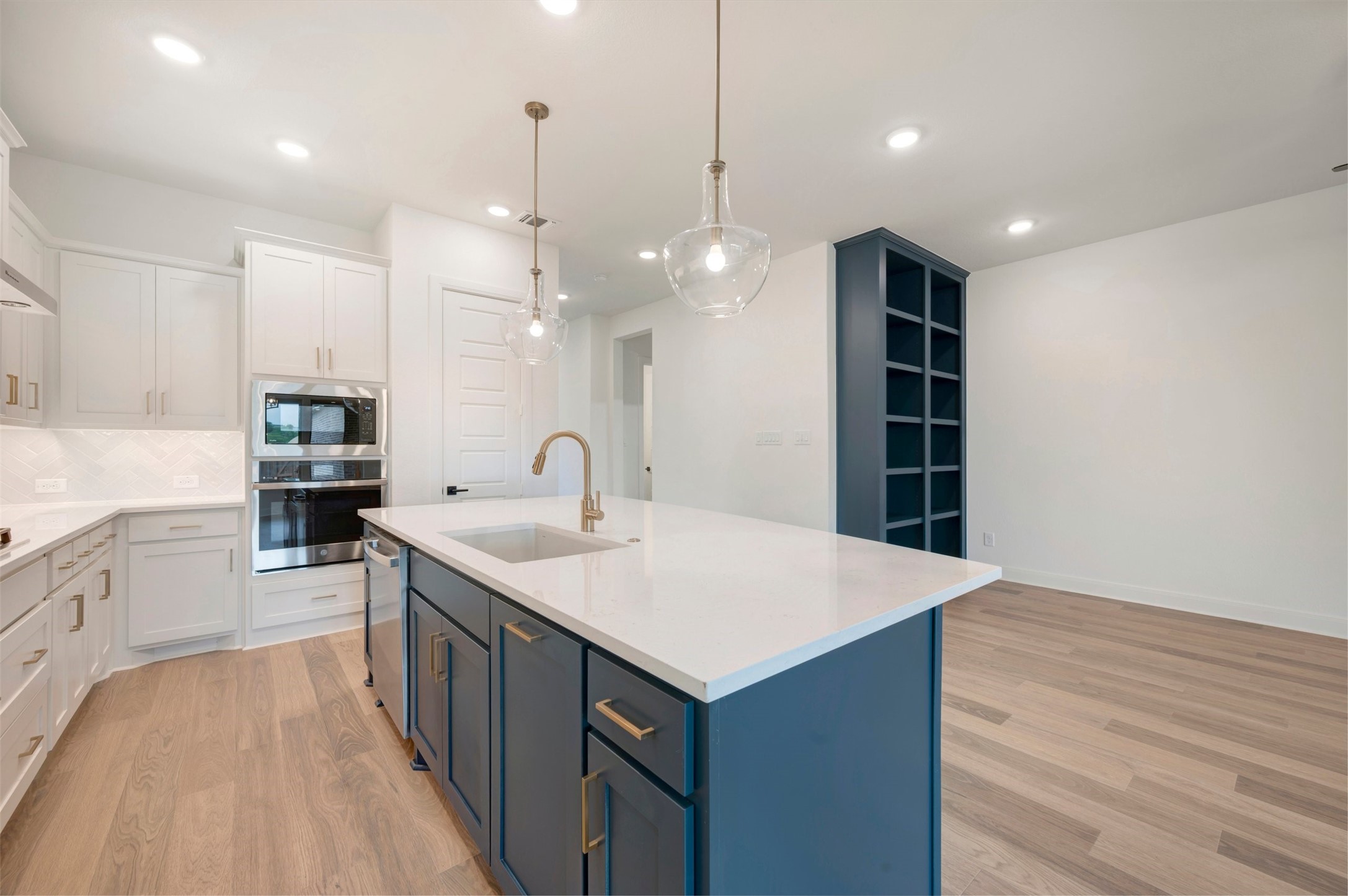 2085 Emerald Grove Drive Arlington TX 76005