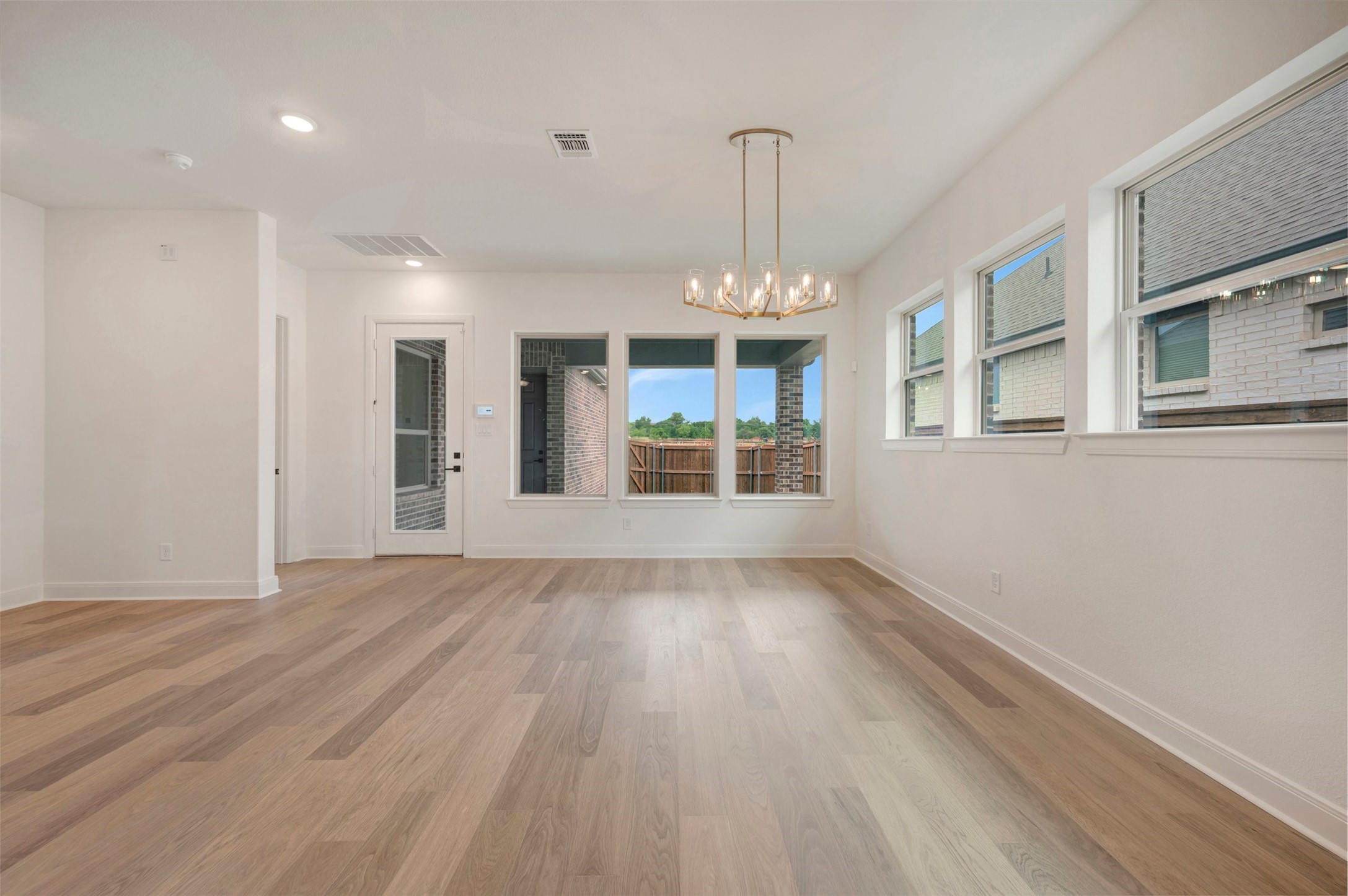 2085 Emerald Grove Drive Arlington TX 76005