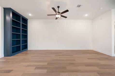 2085 Emerald Grove Drive Arlington TX 76005
