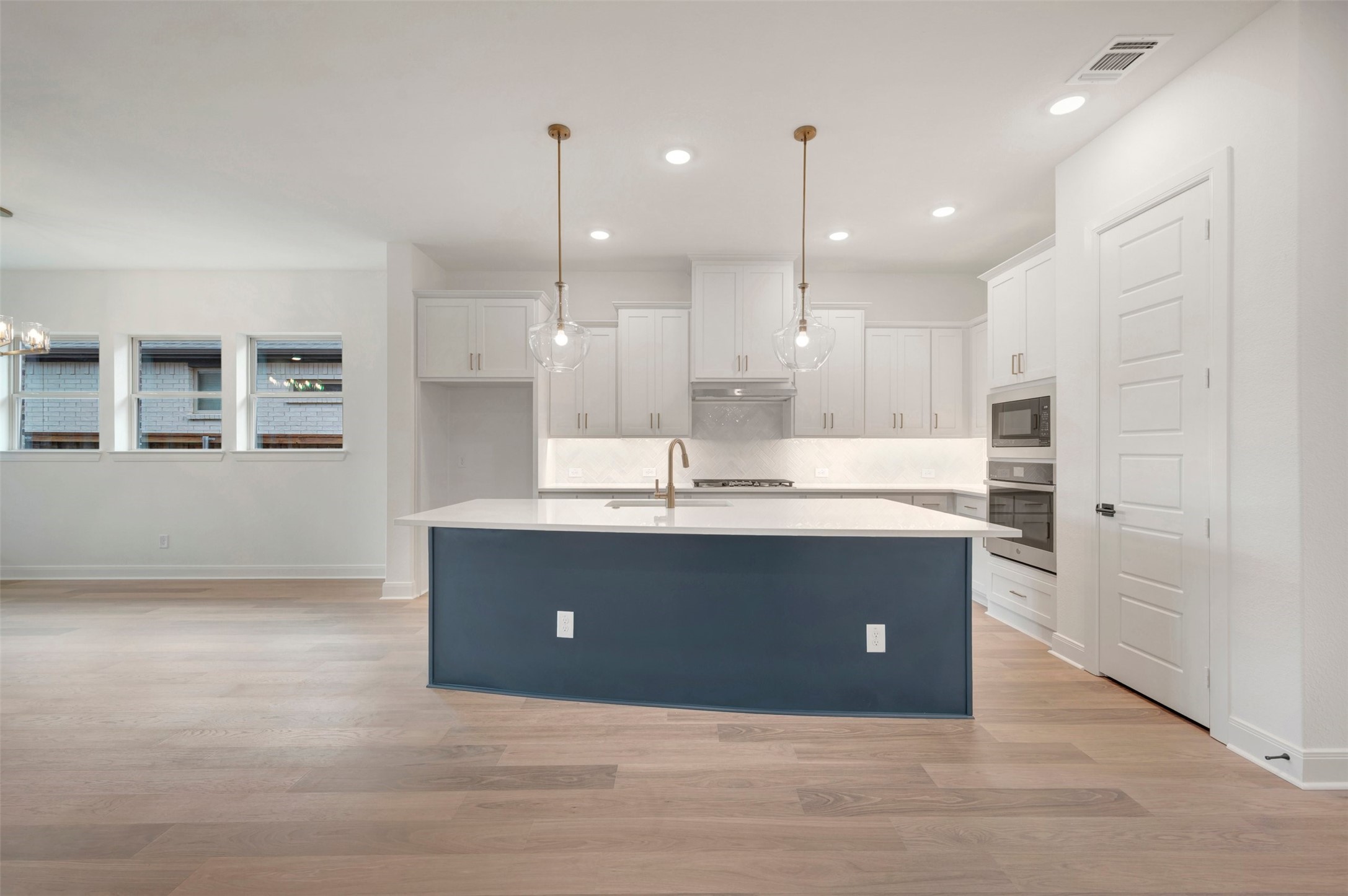 2085 Emerald Grove Drive Arlington TX 76005