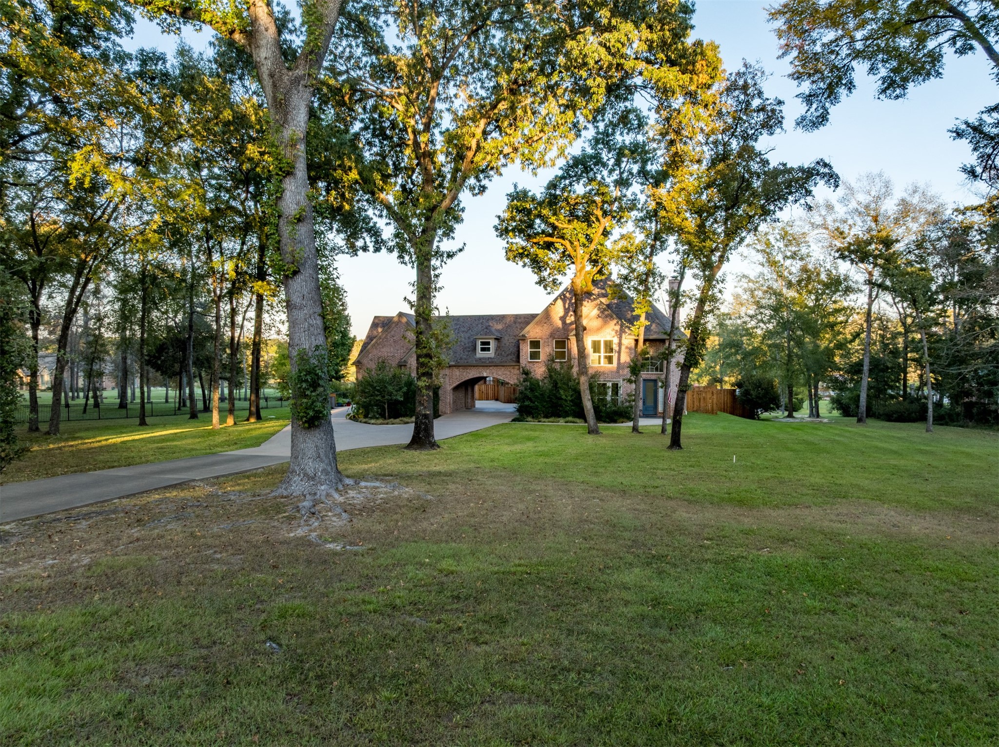 2001 Rose Pointe Athens TX 75752
