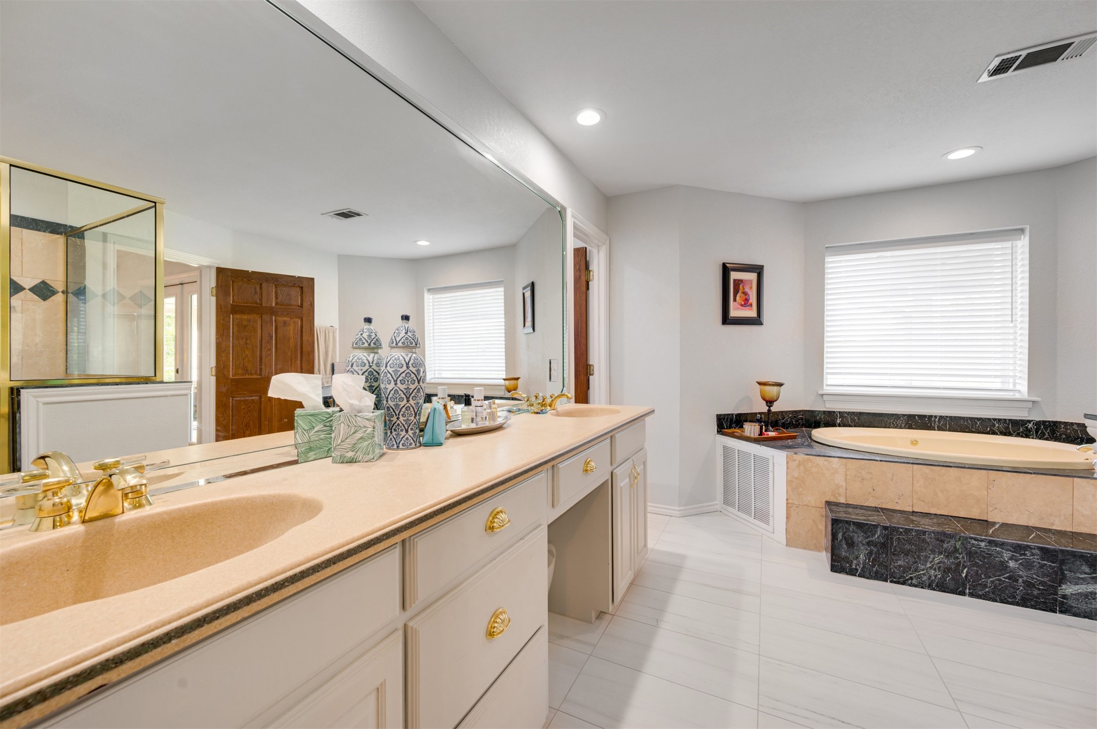 2001 Rose Pointe Athens TX 75752