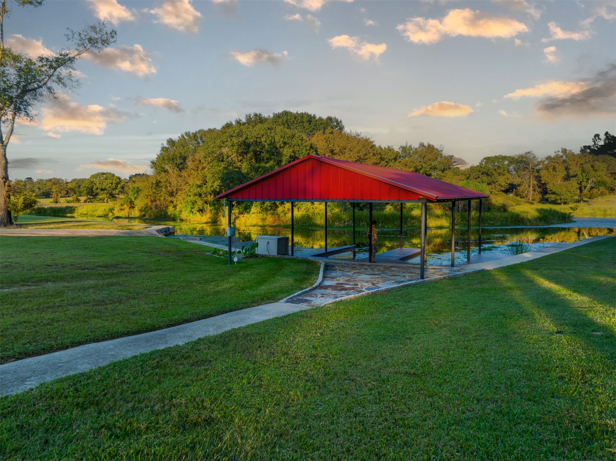 2001 Rose Pointe Athens TX 75752