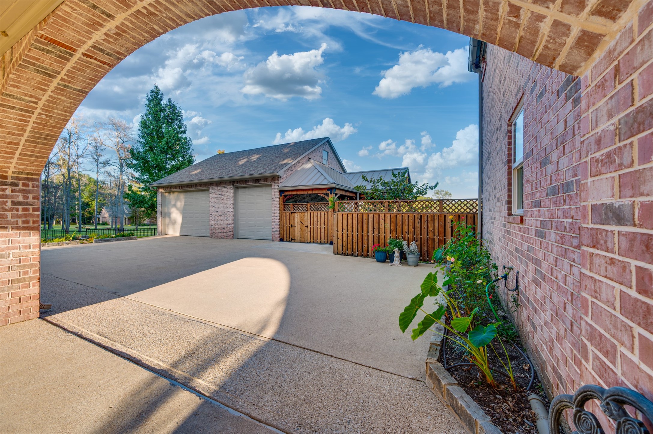 2001 Rose Pointe Athens TX 75752