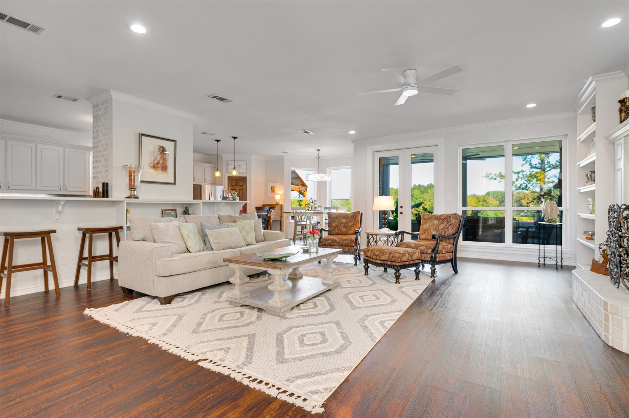2001 Rose Pointe Athens TX 75752