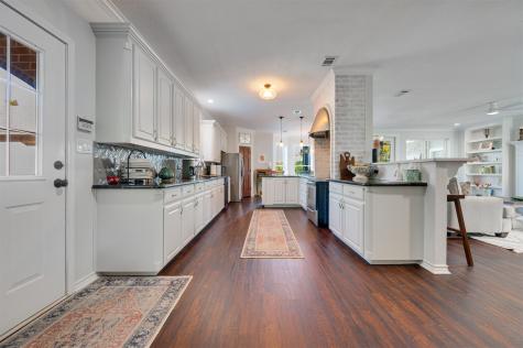 2001 Rose Pointe Athens TX 75752