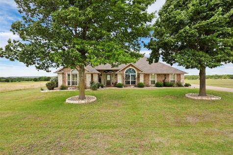 7520 Muirfield Drive Cleburne TX 76033
