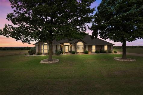 7520 Muirfield Drive Cleburne TX 76033