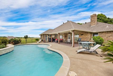 7520 Muirfield Drive Cleburne TX 76033
