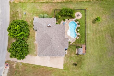 7520 Muirfield Drive Cleburne TX 76033