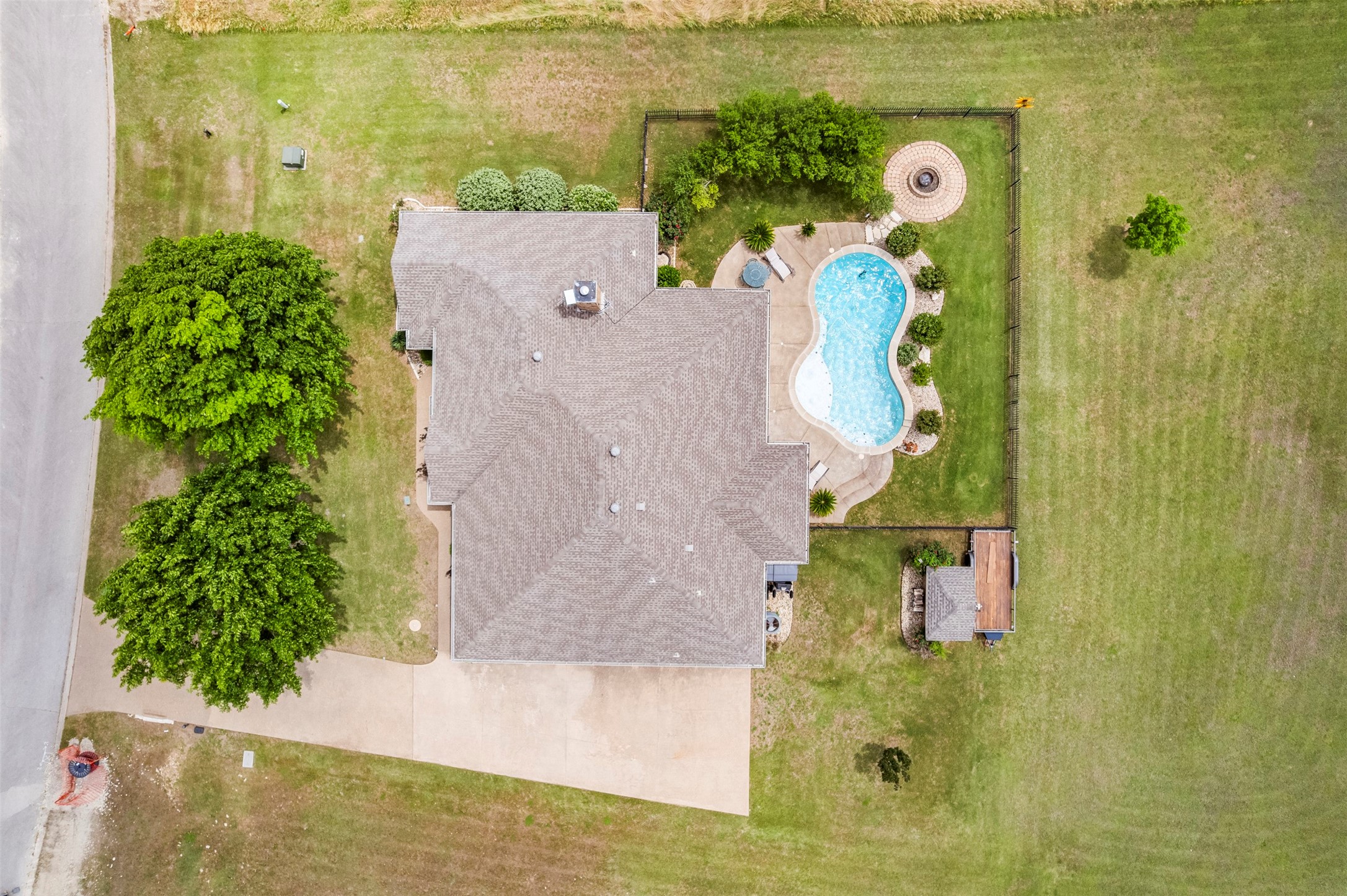 7520 Muirfield Drive Cleburne TX 76033