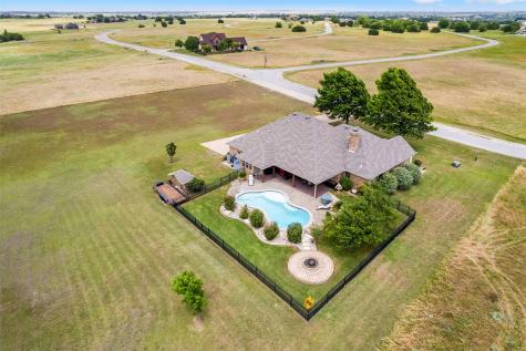7520 Muirfield Drive Cleburne TX 76033