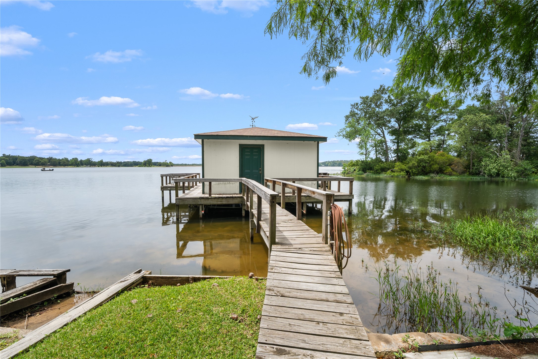 227 County Road 2268 Mineola TX 75773