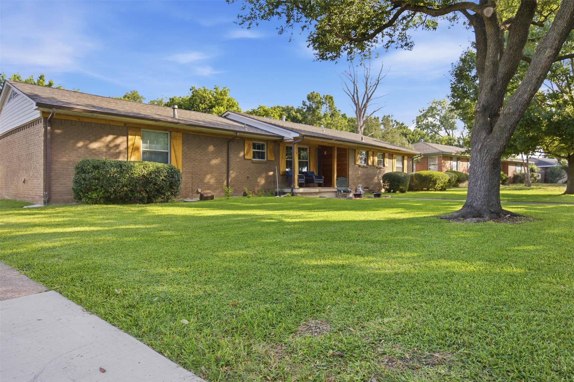 1609 Comanche Trail Garland TX 75043