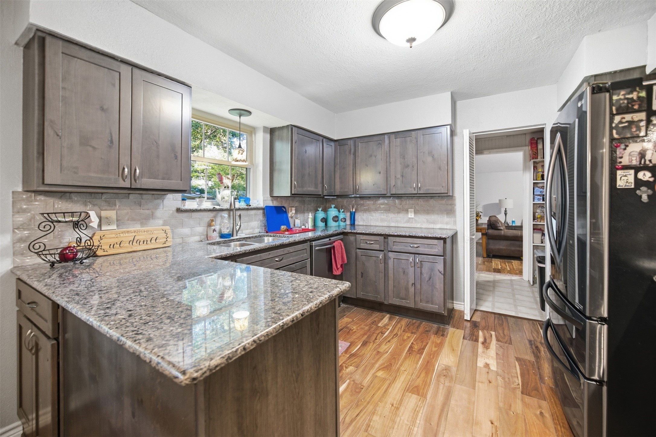 1609 Comanche Trail Garland TX 75043