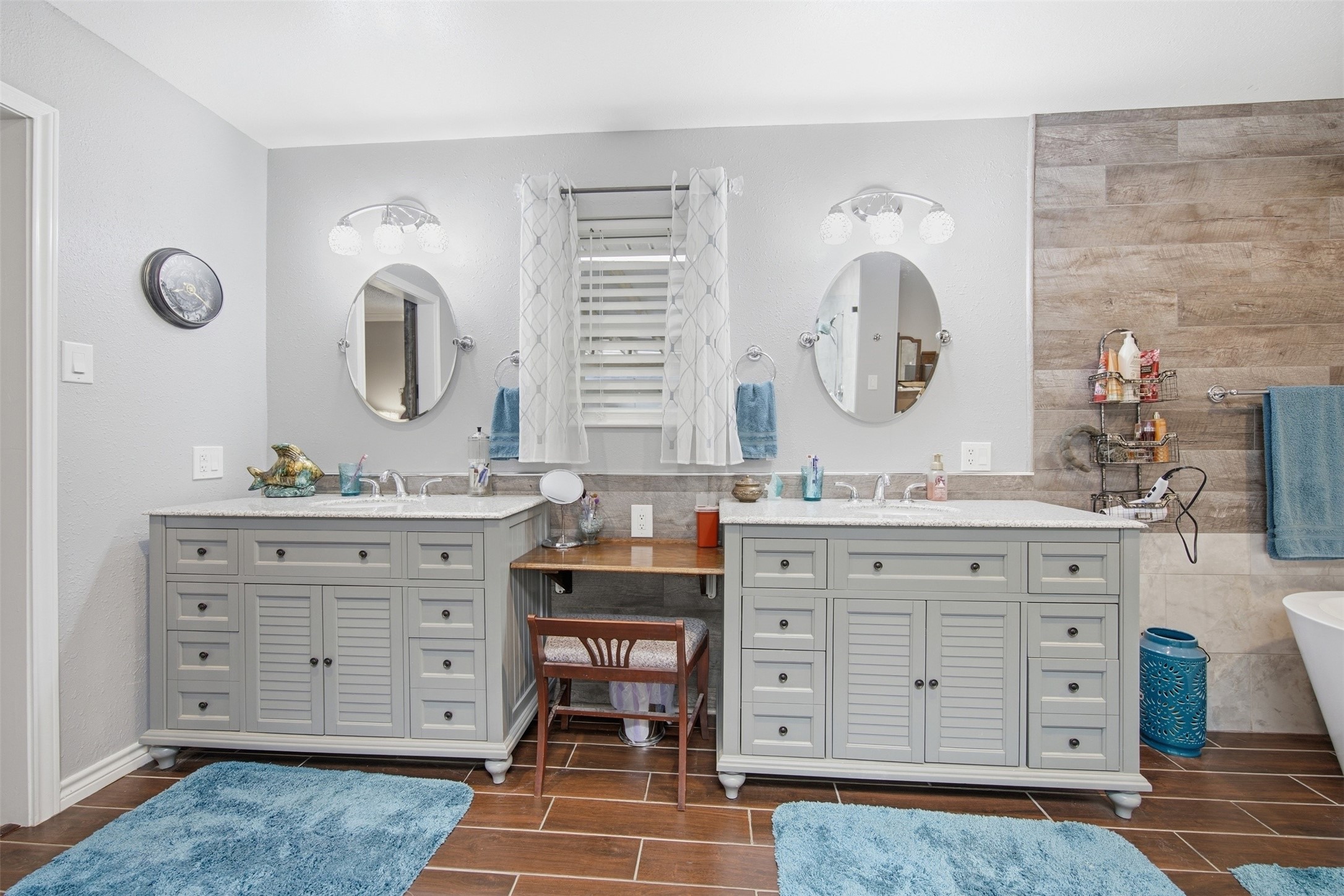 1609 Comanche Trail Garland TX 75043
