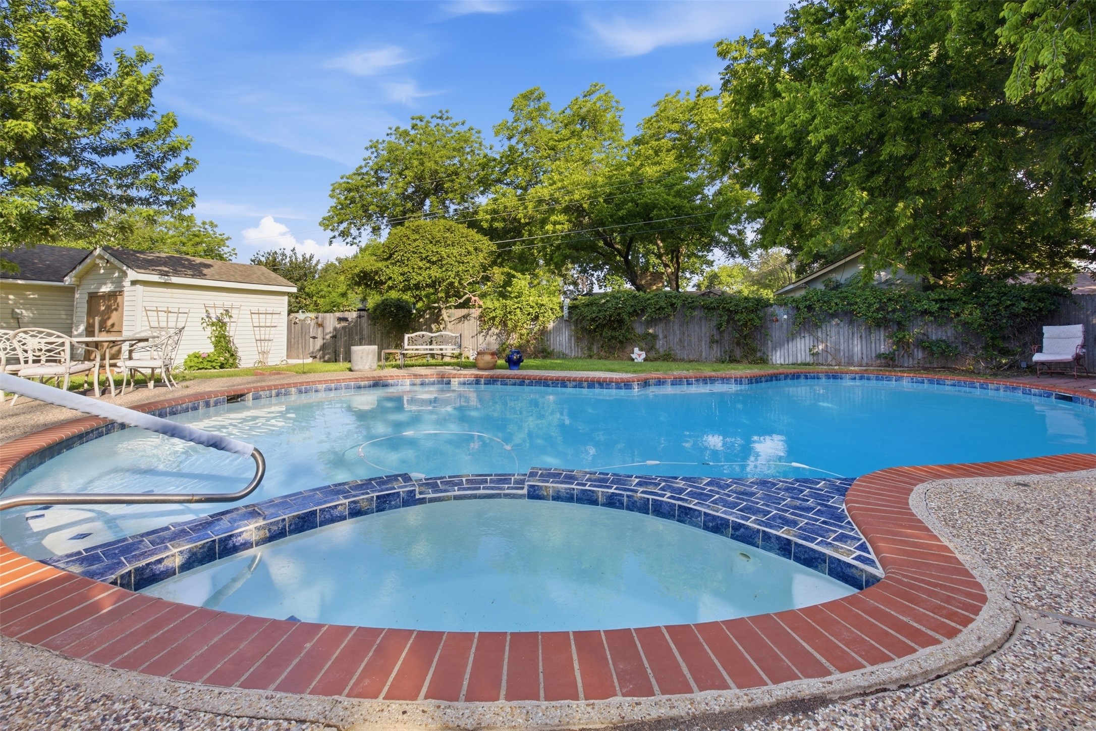1609 Comanche Trail Garland TX 75043
