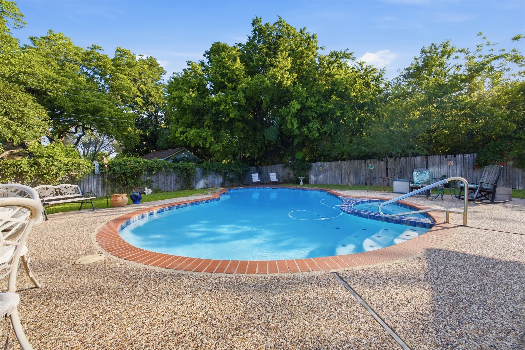 1609 Comanche Trail Garland TX 75043