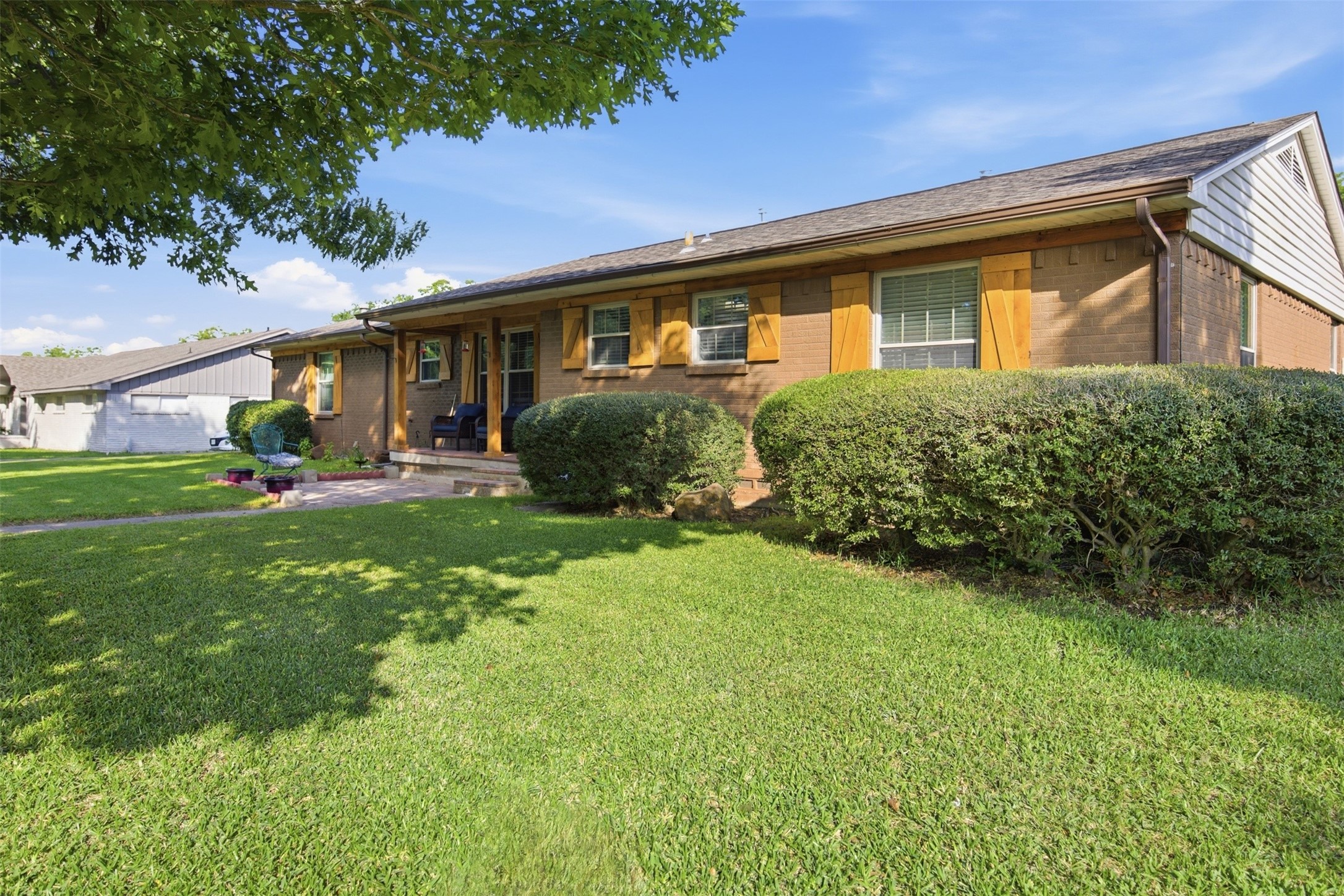 1609 Comanche Trail Garland TX 75043