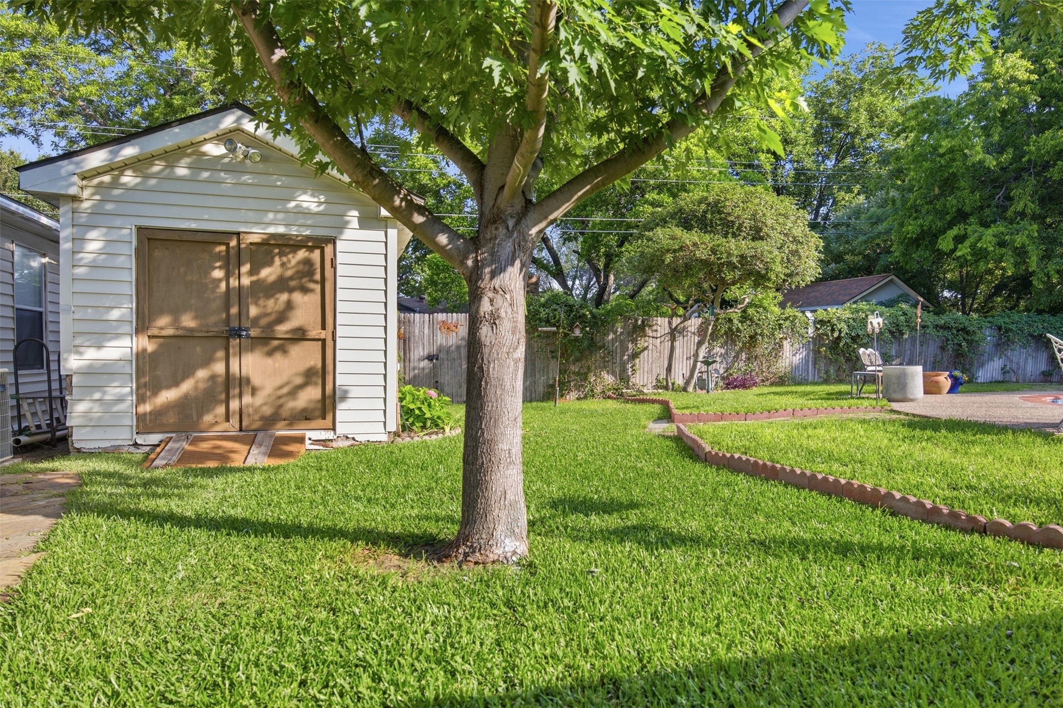 1609 Comanche Trail Garland TX 75043