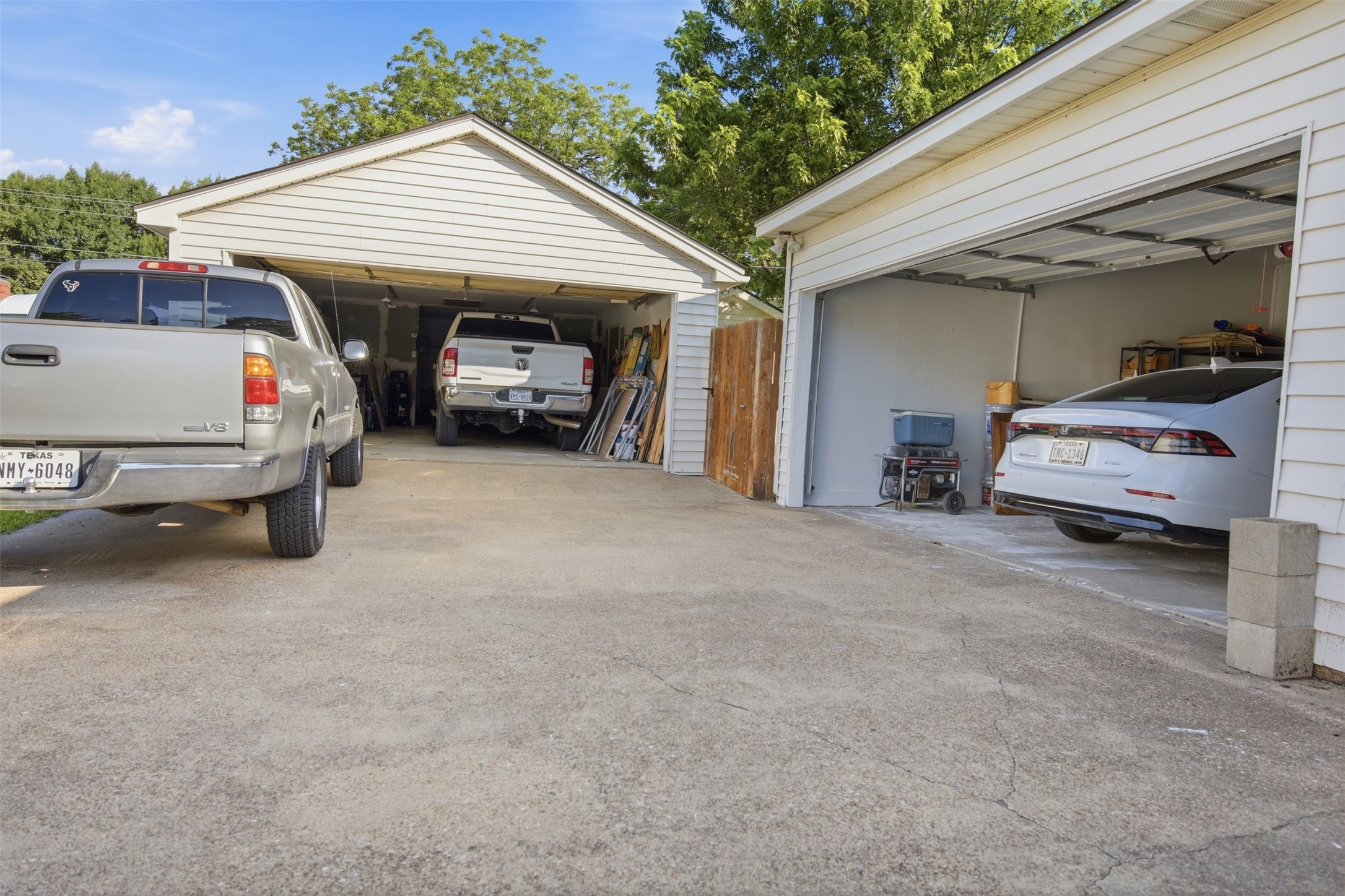 1609 Comanche Trail Garland TX 75043