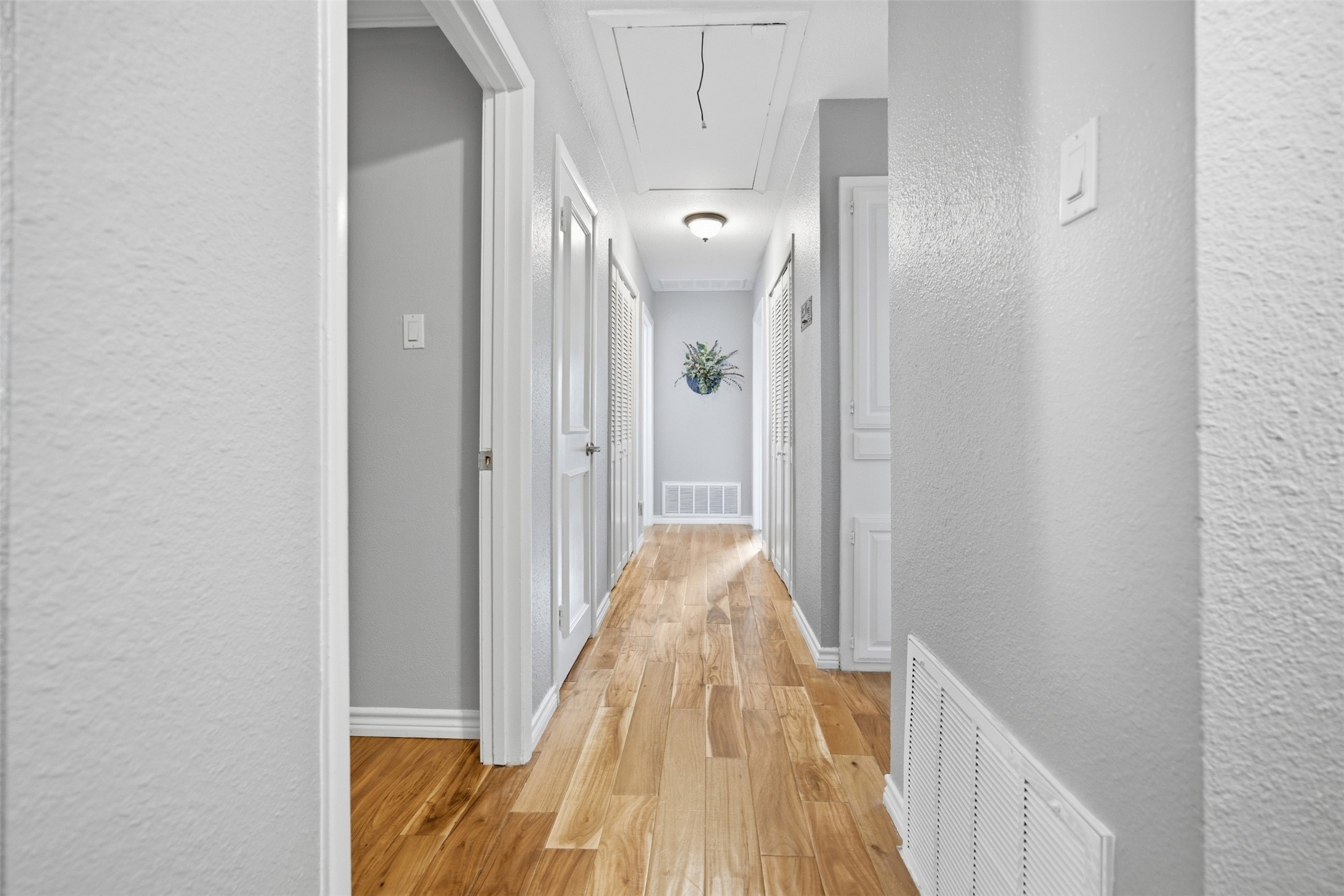 1609 Comanche Trail Garland TX 75043