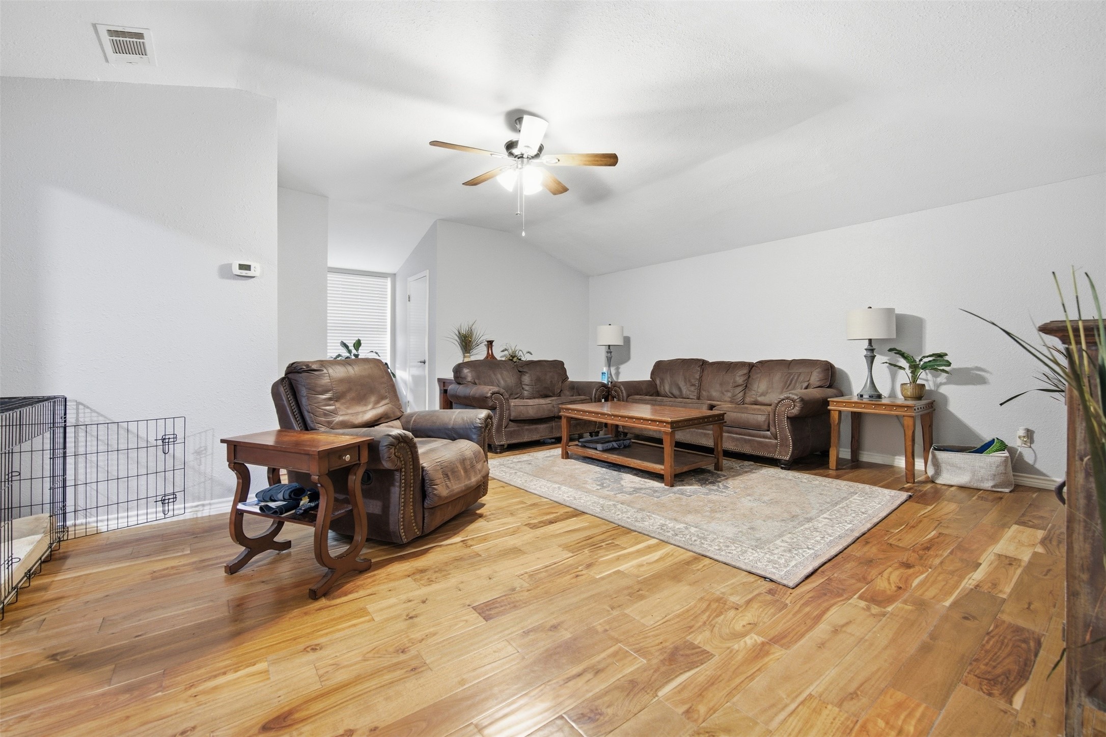 1609 Comanche Trail Garland TX 75043