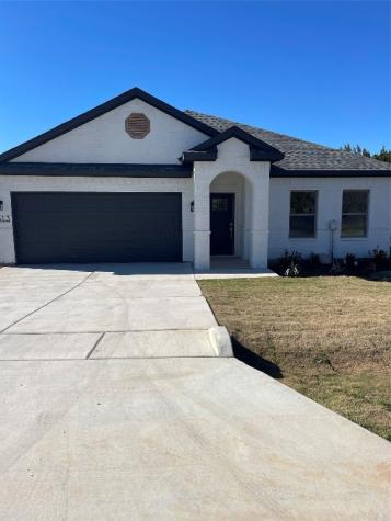 5513 Belaire Circle Granbury TX 76048