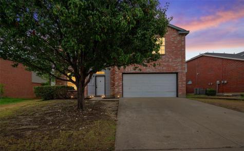 1125 Roundhouse Drive Saginaw TX 76131