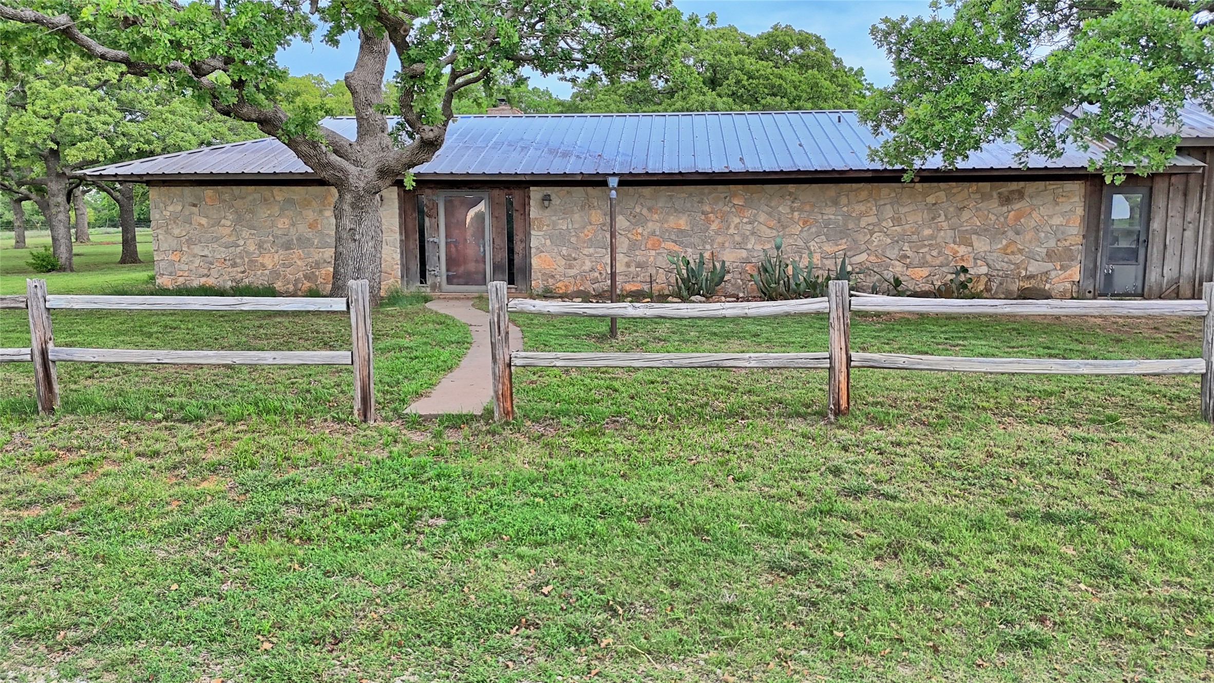 3377 Lodge Creek Road Henrietta TX 76365