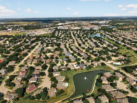 2217 Geneva Circle Denton TX 76210