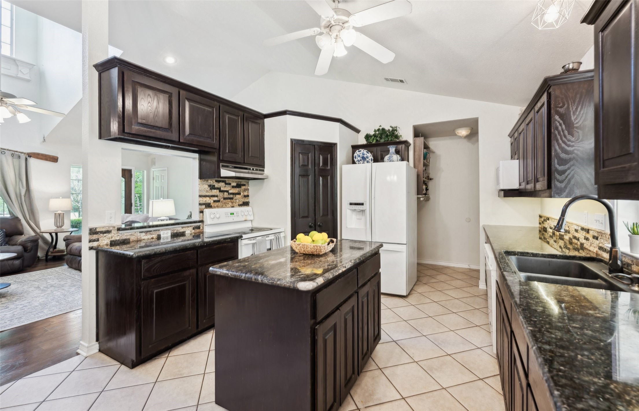 1000 Ballard Road Van Alstyne TX 75495
