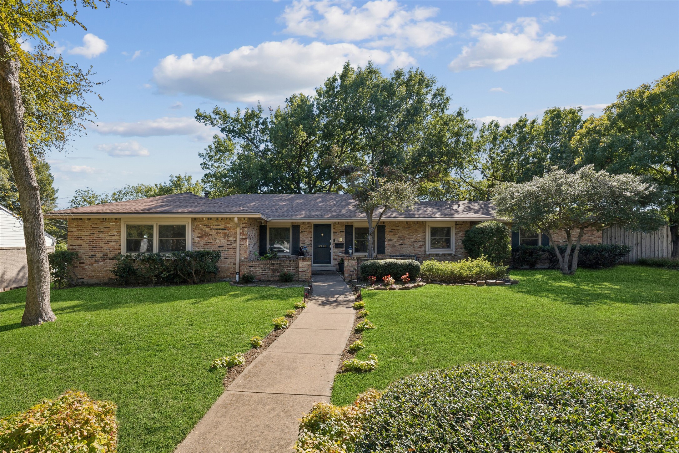 3910 Clear Cove Lane Dallas TX 75244