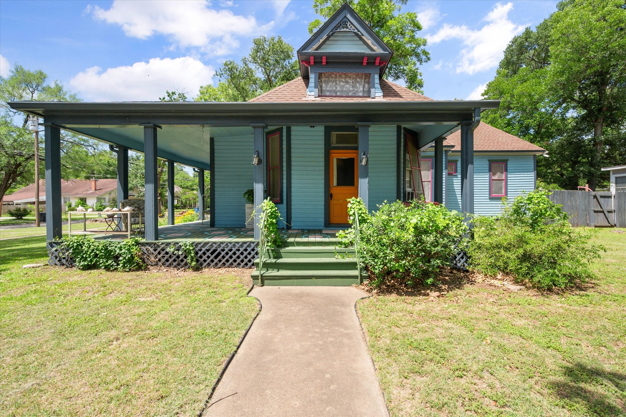 1302 W 5th Avenue Corsicana TX 75110
