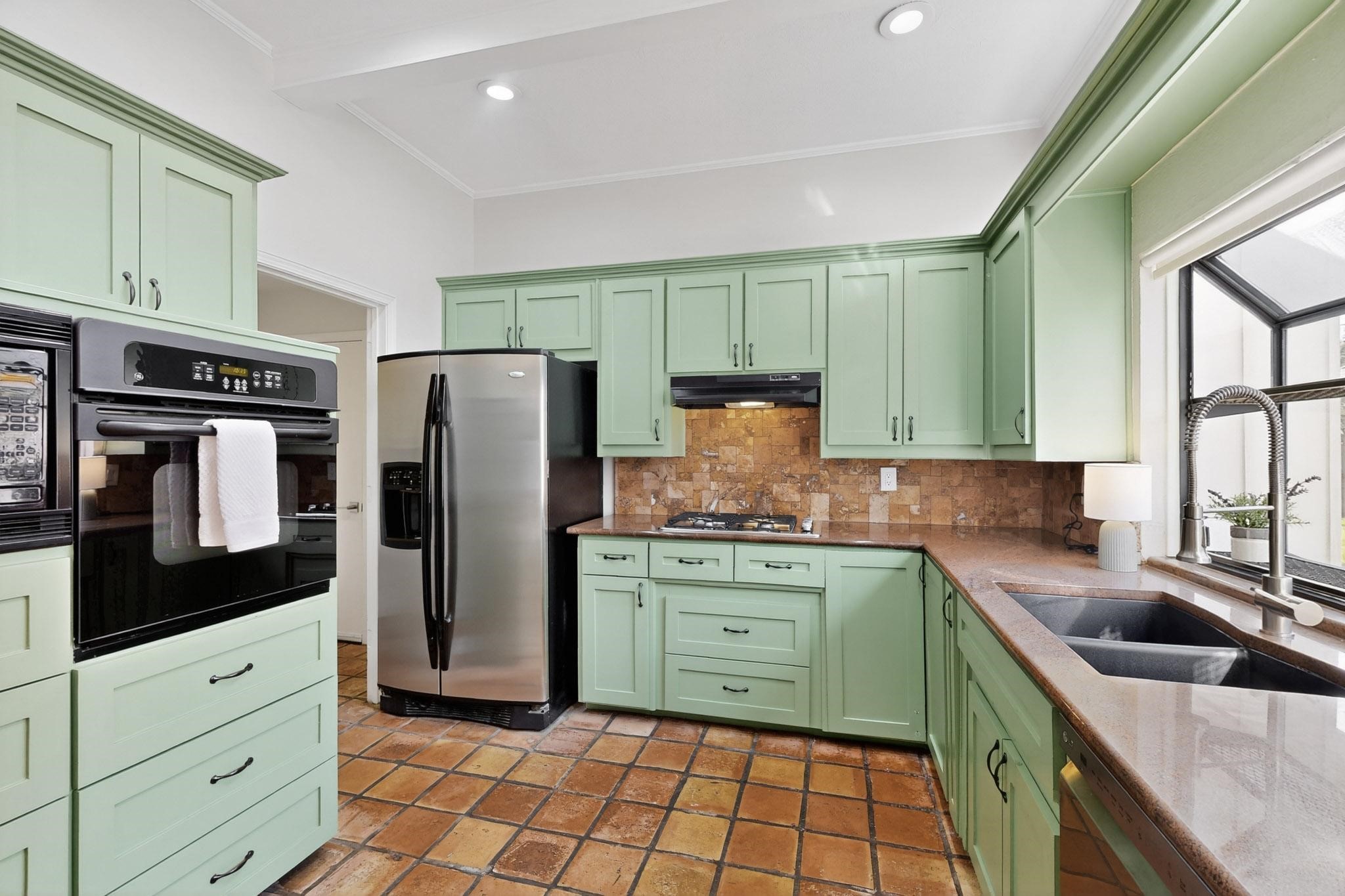 2012 Stain Glass Drive Plano TX 75075