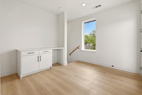 415 N Patton Avenue Dallas TX 75203