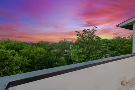 415 N Patton Avenue Dallas TX 75203