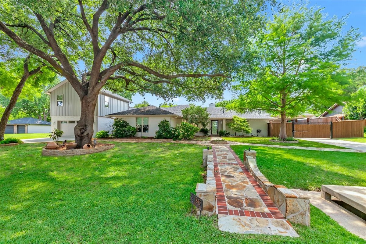 1943 Camelot Drive Grapevine TX 76051