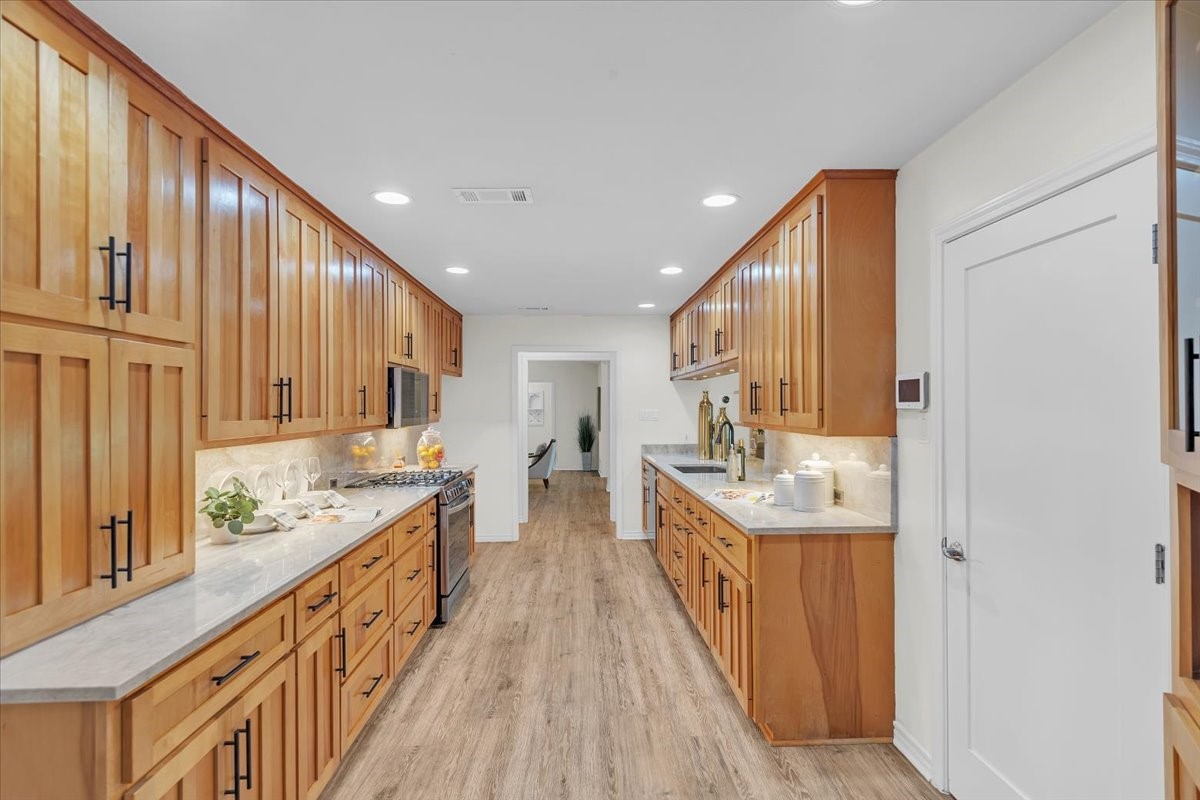 1943 Camelot Drive Grapevine TX 76051