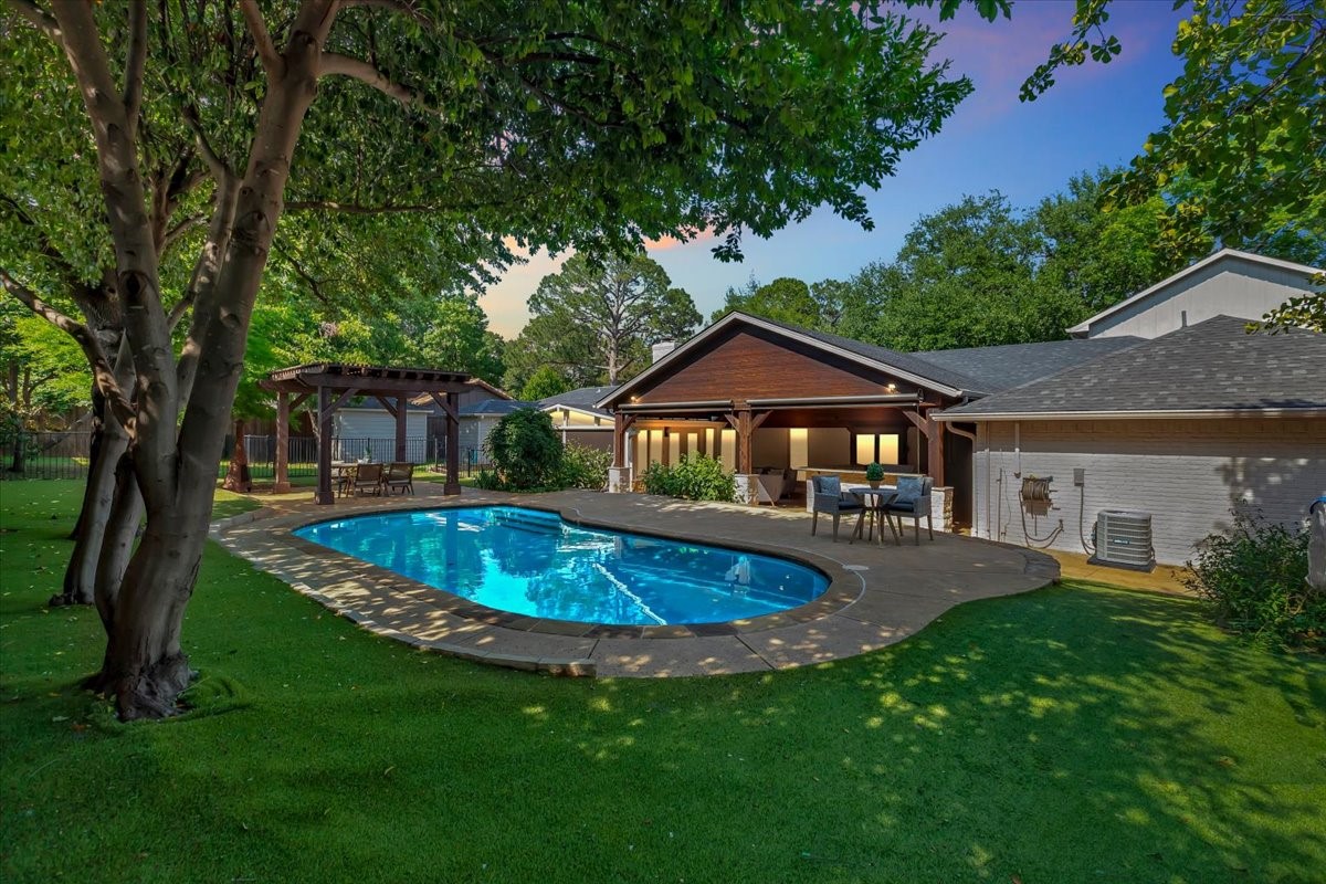 1943 Camelot Drive Grapevine TX 76051