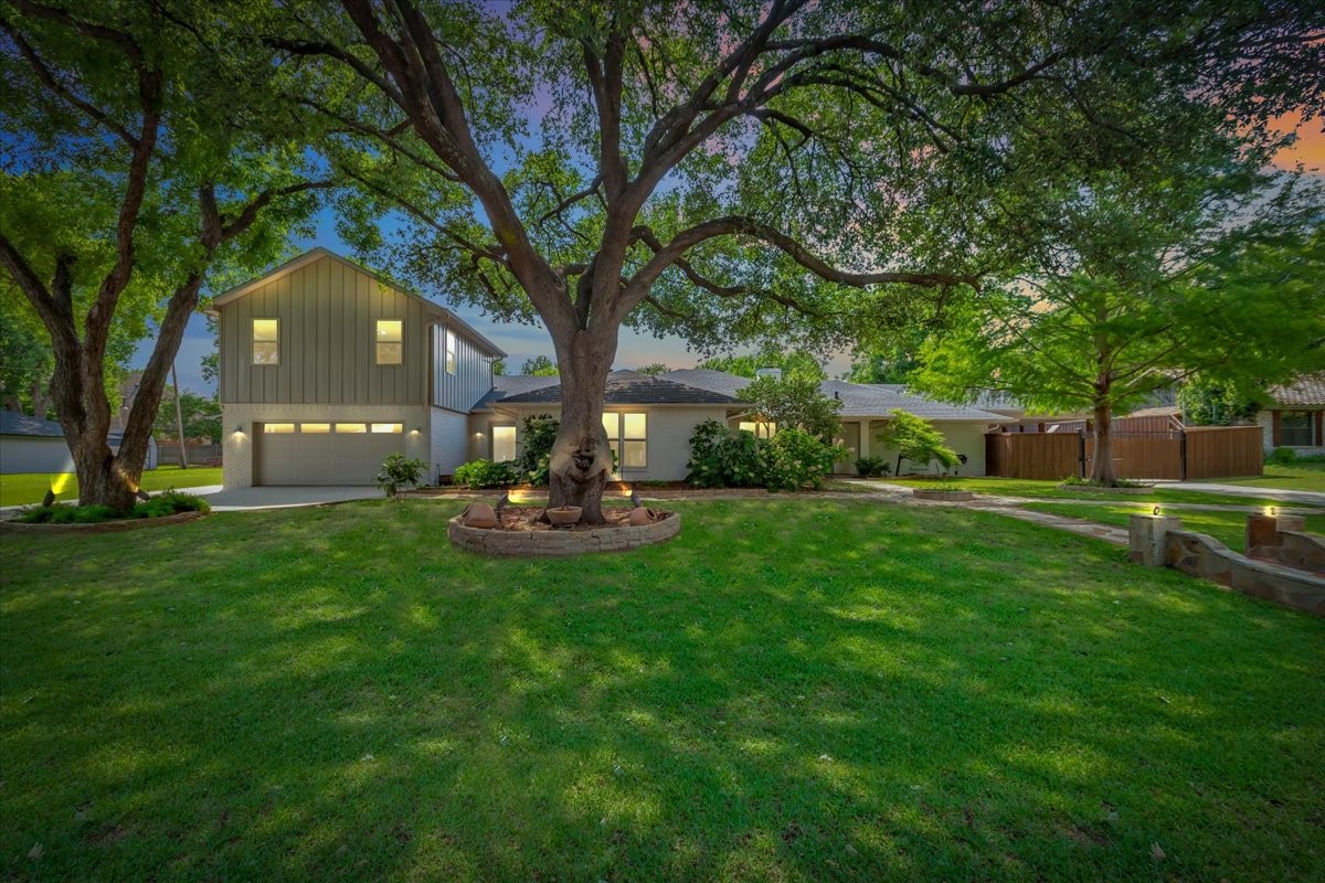 1943 Camelot Drive Grapevine TX 76051