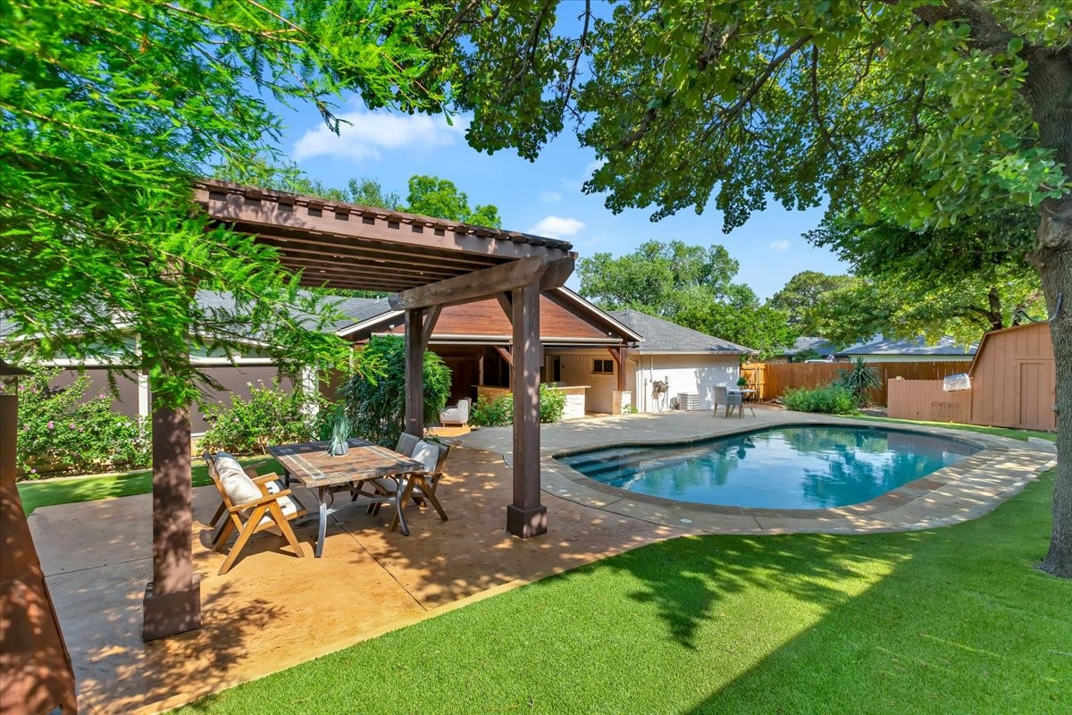 1943 Camelot Drive Grapevine TX 76051